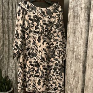 Beautiful H&M gown that can fit many occasions.